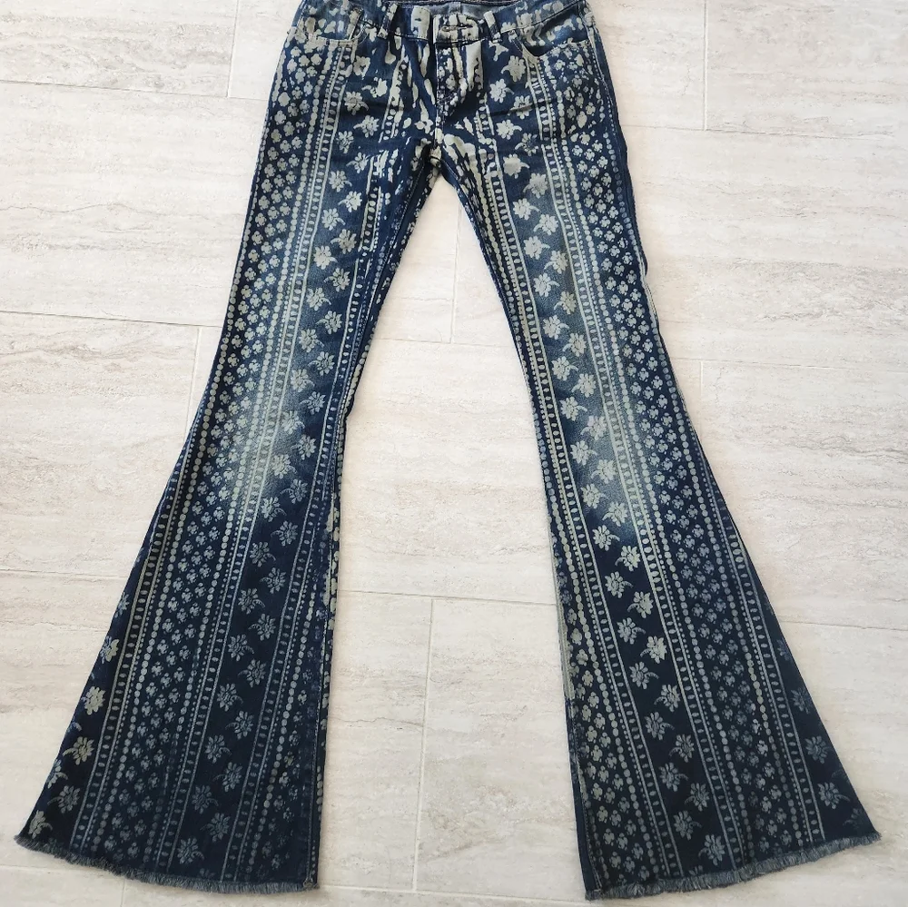 Free People Batik Print Bell Bottom Jeans  sz. 26 - Picture 3 of 6